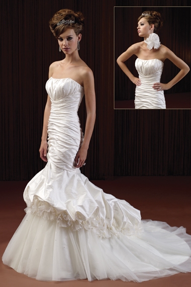 Classic Bridal Gown / Wedding Dress BO117